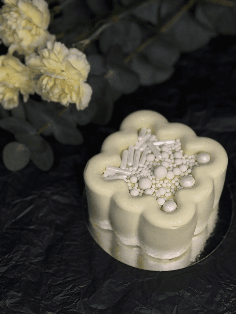 Букет «БЕНТО ТОРТ "ФИСТАШКА-МАЛИНА"» — фото 1