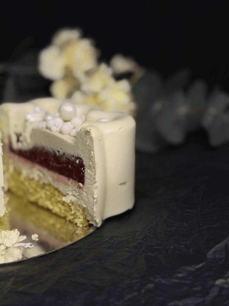 Букет «БЕНТО ТОРТ "ФИСТАШКА-МАЛИНА"» — фото 2