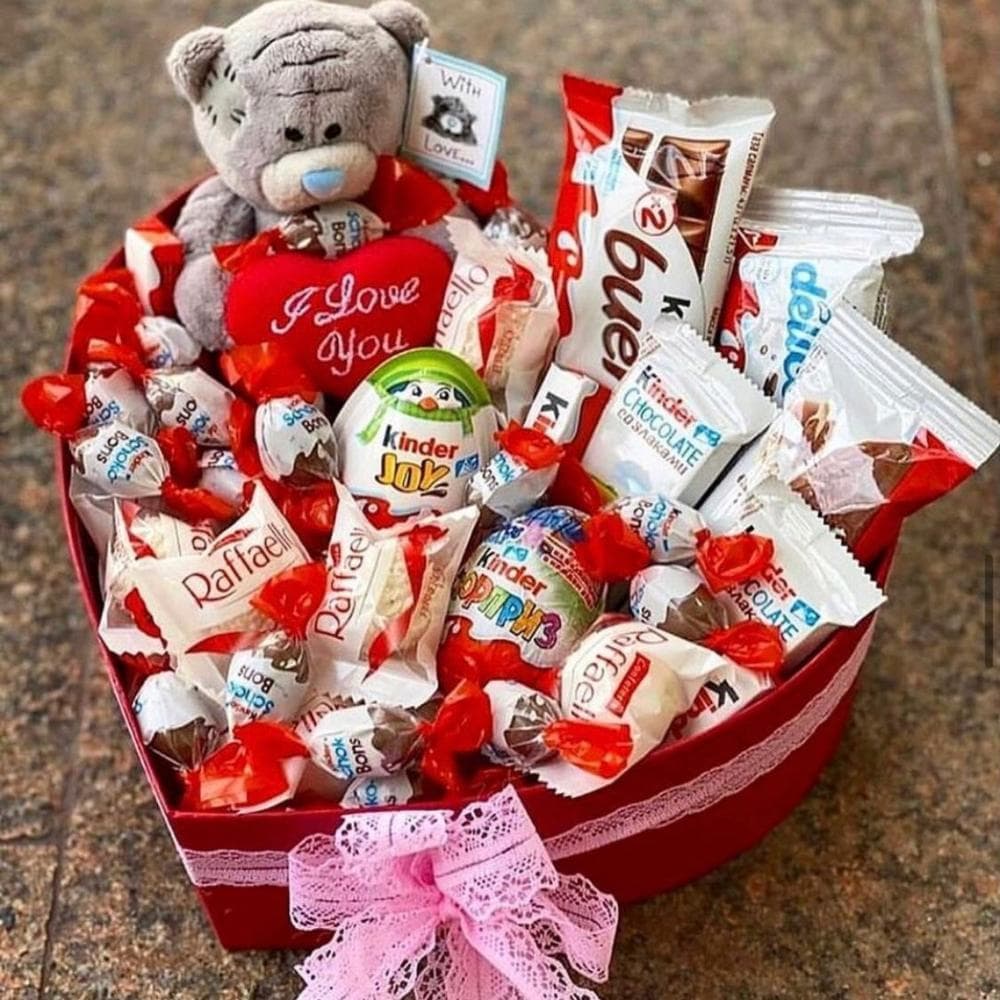 Сладости и подарки